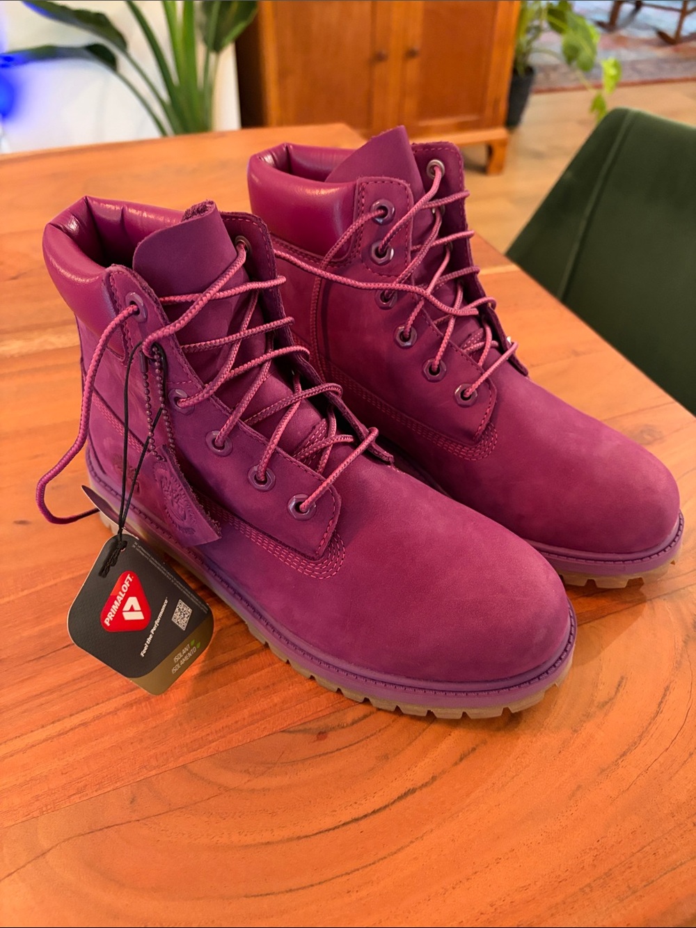 Timberland leather lace up work boots with primaloft insulation men’s size 6.